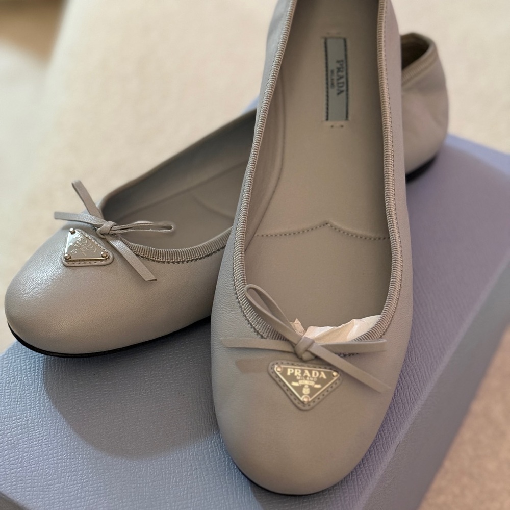 PRADA - Leather ballet flats. Size - 37,5 EUR. Brand NEW
